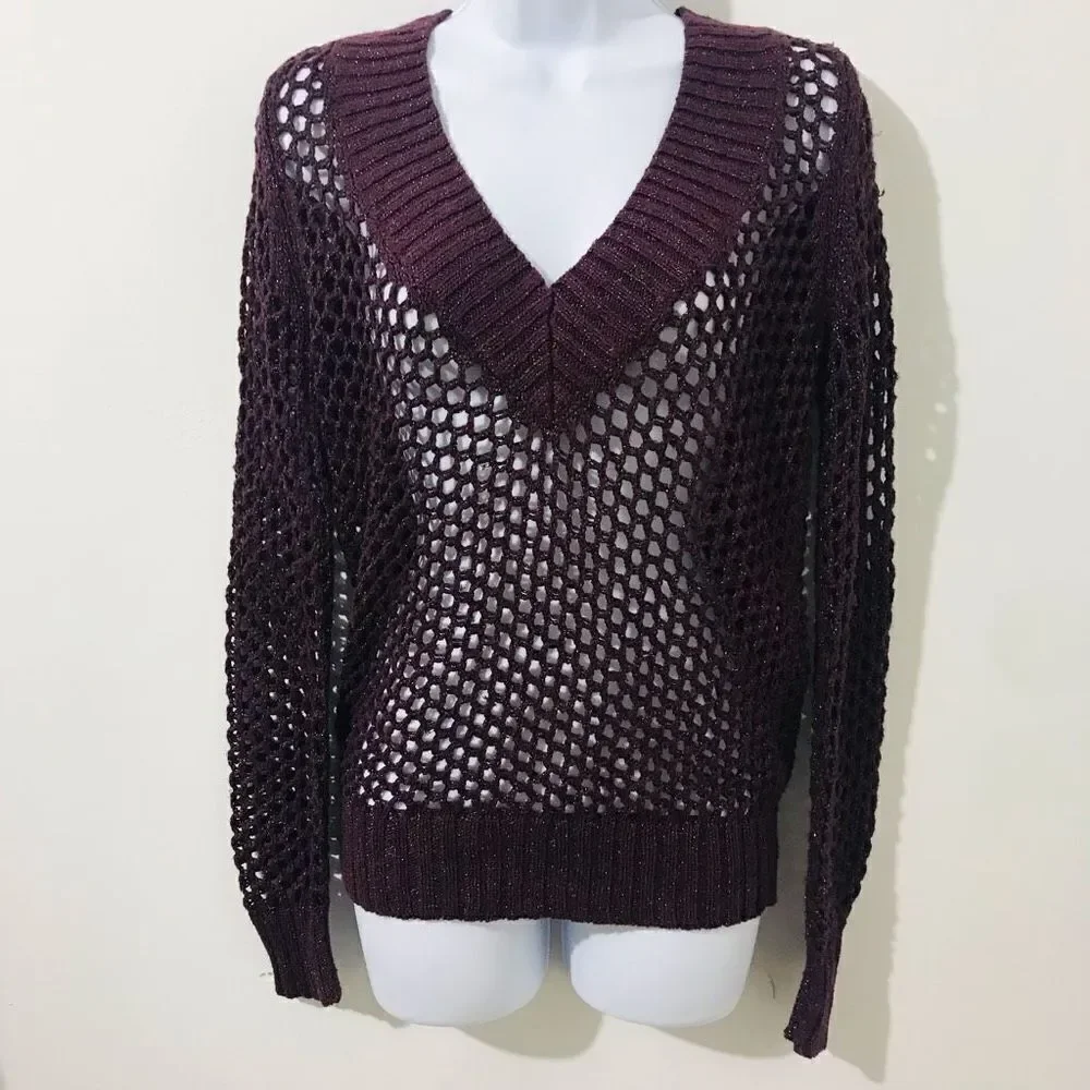 Express size XS knit V-neck sweater….S13